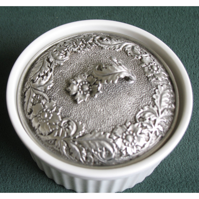 Boîte à accessoires en porcelaine nervurée