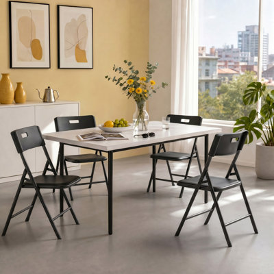 Chaises pliantes en plastique - capacité de poids de 330 lb, résistant aux taches - Chaises empilables commerciales pour l'intérieur et l'extérieur (noir, paquet de 8)