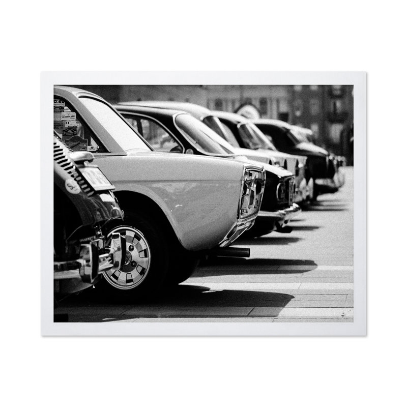 Parked Classic Cars, H 12 po x l 16 po, Affiche, Encadrement blanc
