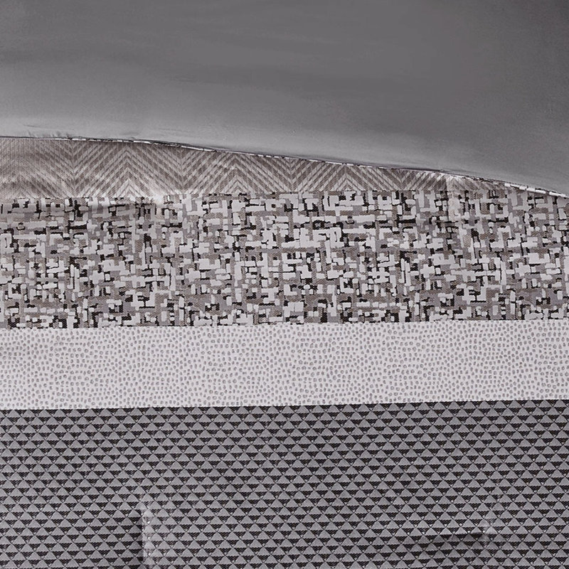 Literie pour lit très grand gris / taupe - détails de l'édredon à broderie florale
