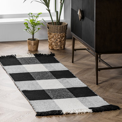 Donnelsville Checkered Indoor Rug