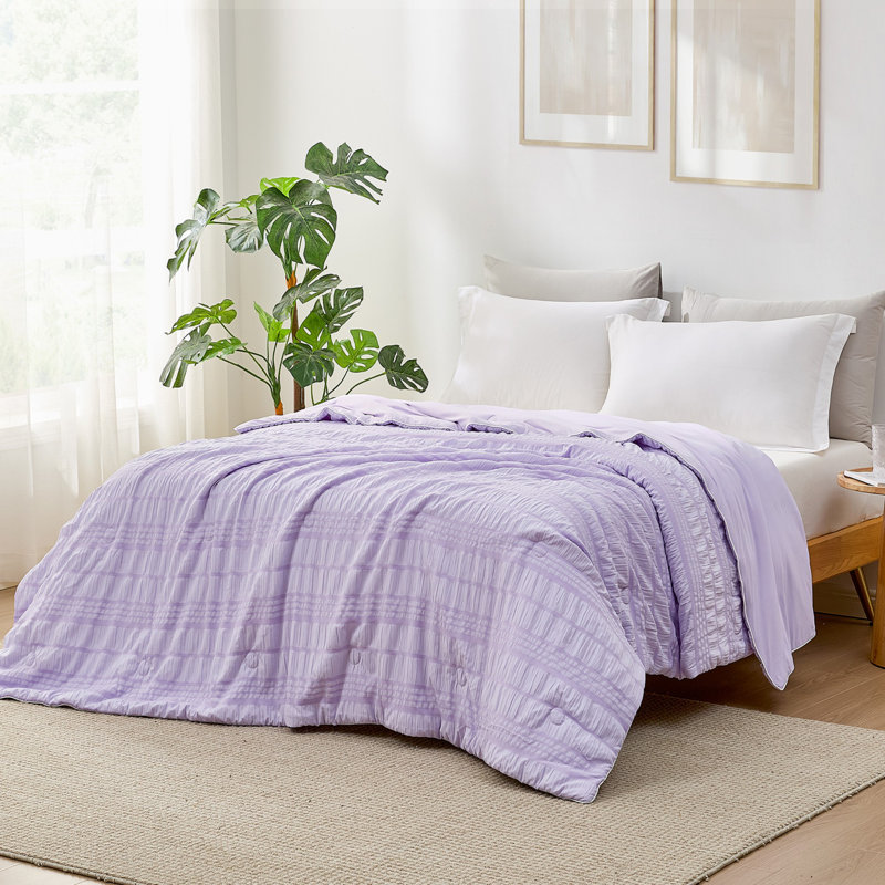 Lightweight Comforter Seersucker Summer Quilt Breathable Summer Blanket Cooling Comforter, Purple, King Comforter