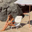 Sunnylife: Chaise de plage de luxe - Rio Sun à rayures multiples - Crème