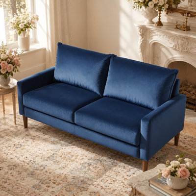 Canapé en velours 70 po Aura Modernist avec accoudoirs classiques, support à ressorts ensachés et pieds en bois chaud