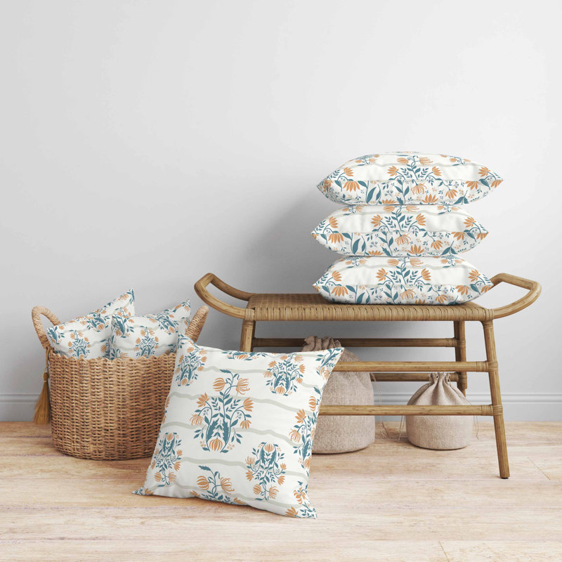 Coussin en faux suède à motif floral sophistiqué, Orange, Carré 26 po