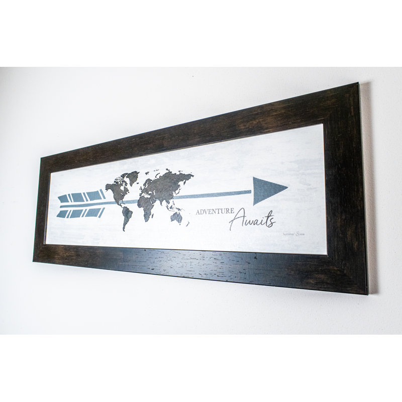 «Adventure Awaits», reproduction d'art graphique encadrée, Espresso