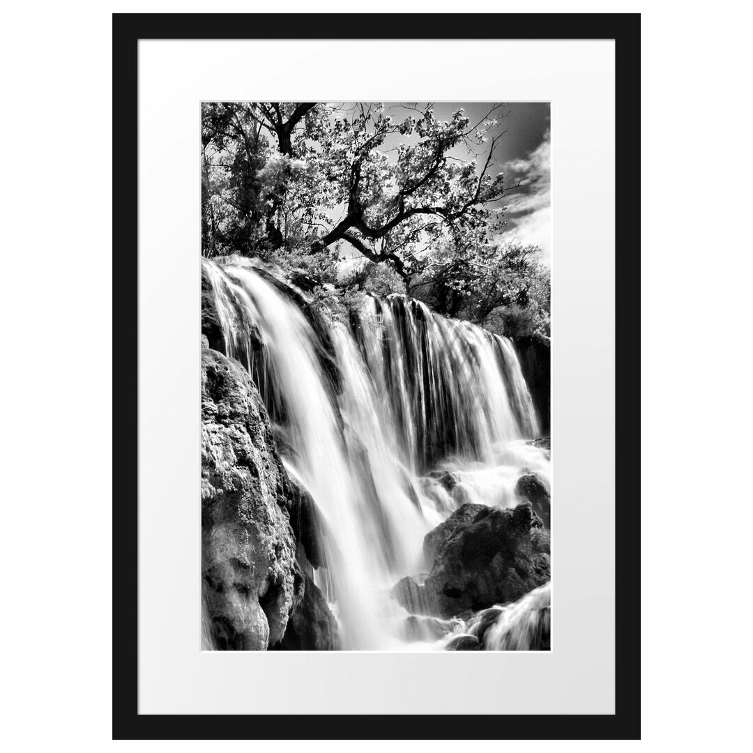 Gerahmtes Poster Wasserfall im Dschungel