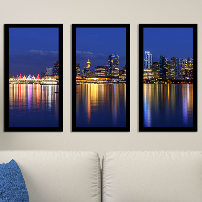 Vancouver Skyline - ensemble de 3 reproductions de photos sur acrylique, H 33,5 po x l 52,5 po x P 1 po