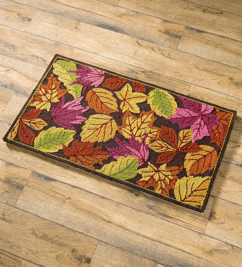 Indoor/Outdoor Sunflower Hooked Polypropylene Accent Rug