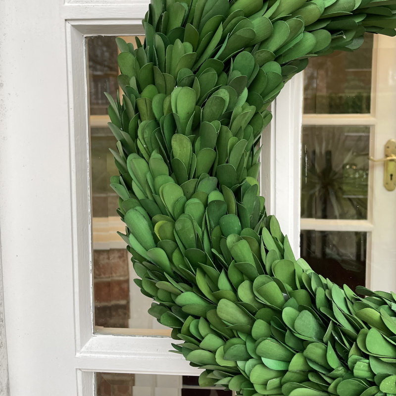 Dried Lillies 54cm Wreath