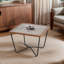 Table basse moderne carrée avec pieds en métal