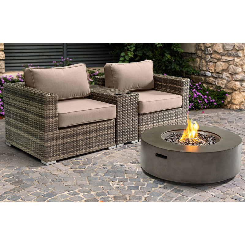 Ensemble de conversation pour 2 personnes avec coussins Sunbrella et foyer rond en béton Dzheni, Beige