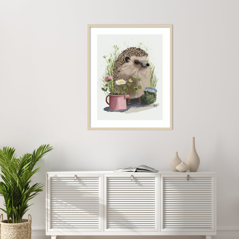 «Hedgehog Watering Can» par Fab Funky Wood, reproduction d'art encadrée