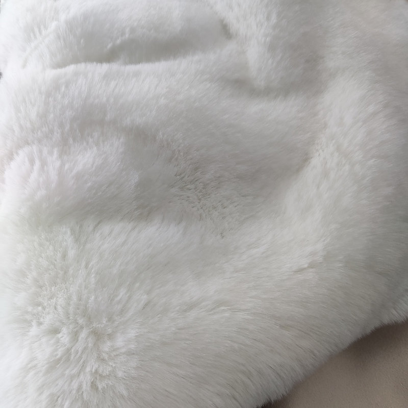 Faux Fur Indoor Rug, Novelty 2' x 4'