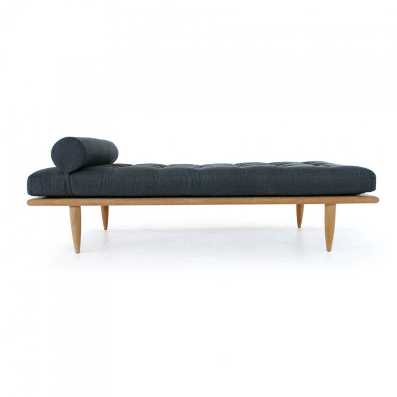 35.2'' Outdoor Chaise Lounge with Table