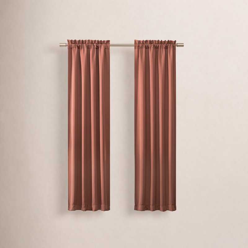 Panneau de rideau occultant thermique à œillets Wayfair Basics® Dorcia, l 40 po x L 63 po, Terra Cotta