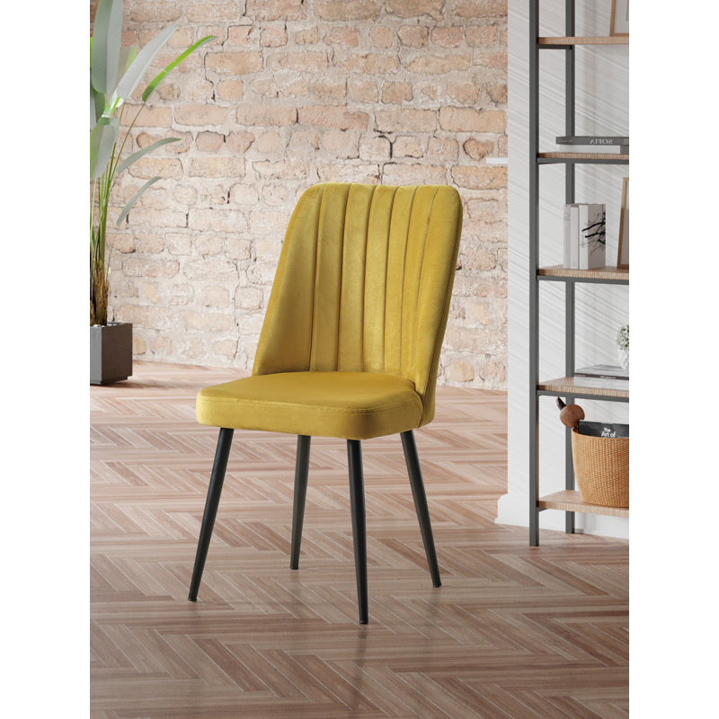 Ensemble de chaises modernes (4 pièces), jaune et noir, 18 x 36,2 x 17,7 pouces | 100% panneau de fibres à densité moyenne avec tissu 100% polyester | Pieds en métal robustes, conception élégante pour les espaces de salle à manger et de vie, parfaits pour les maisons contemporaines