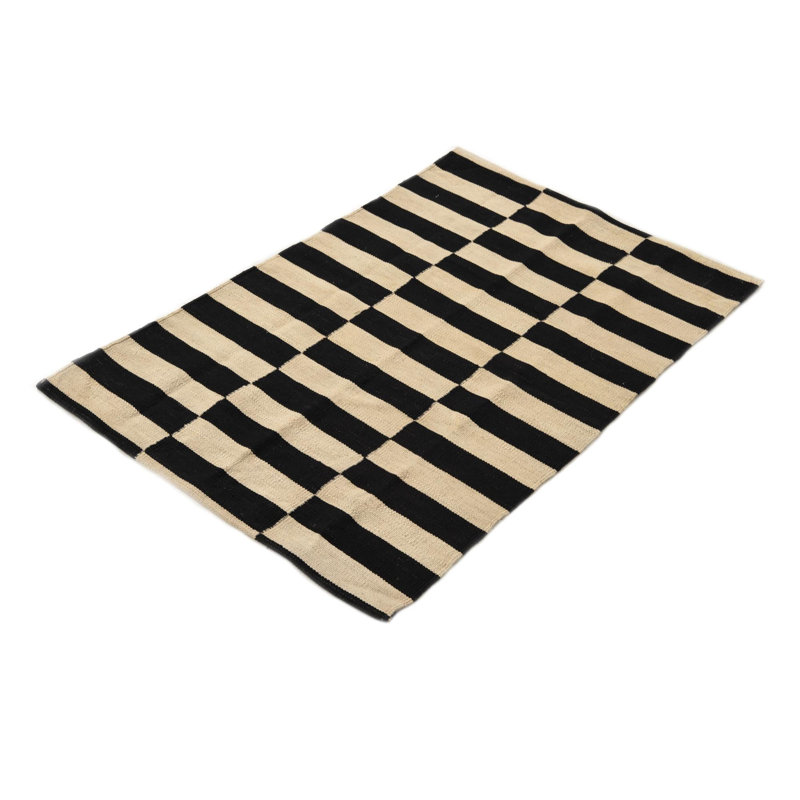 Tapis noir et blanc Ousley