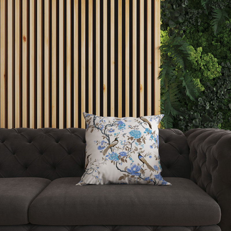 Coussin décoratif réversible intérieur / extérieur Flight Of The Forest, Bleu / brun / floral blanc, H 26 po x l 26 po