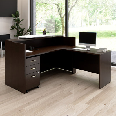 Bureau de réception en bois manufacturé en forme de L de 72 po x 72 po Arrive avec 3 pédales et un comptoir réversible Arrive