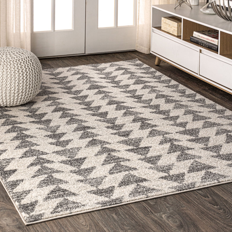 Taos Moroccan Triangle Geometric Cream/Gray Rug, Rectangle 5'3" x 7'7"