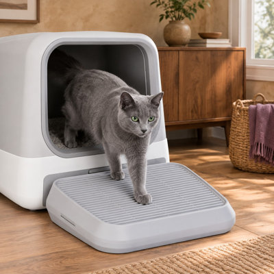 Les chats âgés et les chatons peuvent utiliser ce système d'escalier lavable avec bac à litière automatique ; la marche sert aussi de rampe avec filtre et sa surface est facile à nettoyer.