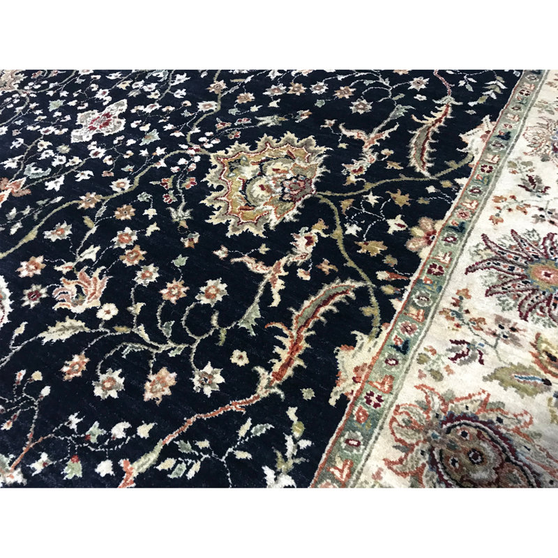 Sona Hand Woven Wool Oriental Area Rug