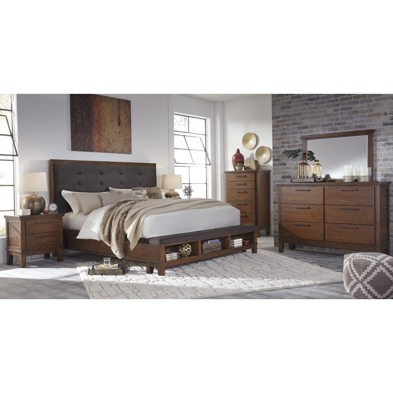 Ensemble de chambre à coucher personnalisable à panneau de rangement rembourré Ralene