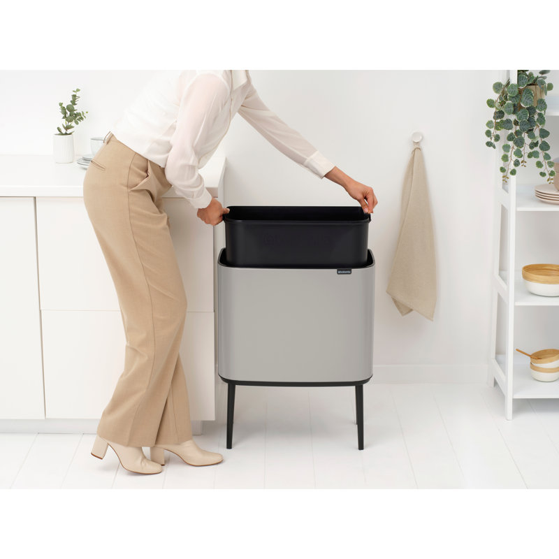 Poubelle à couvercle tactile Bo 9,5 gallons, Gris tourterelle