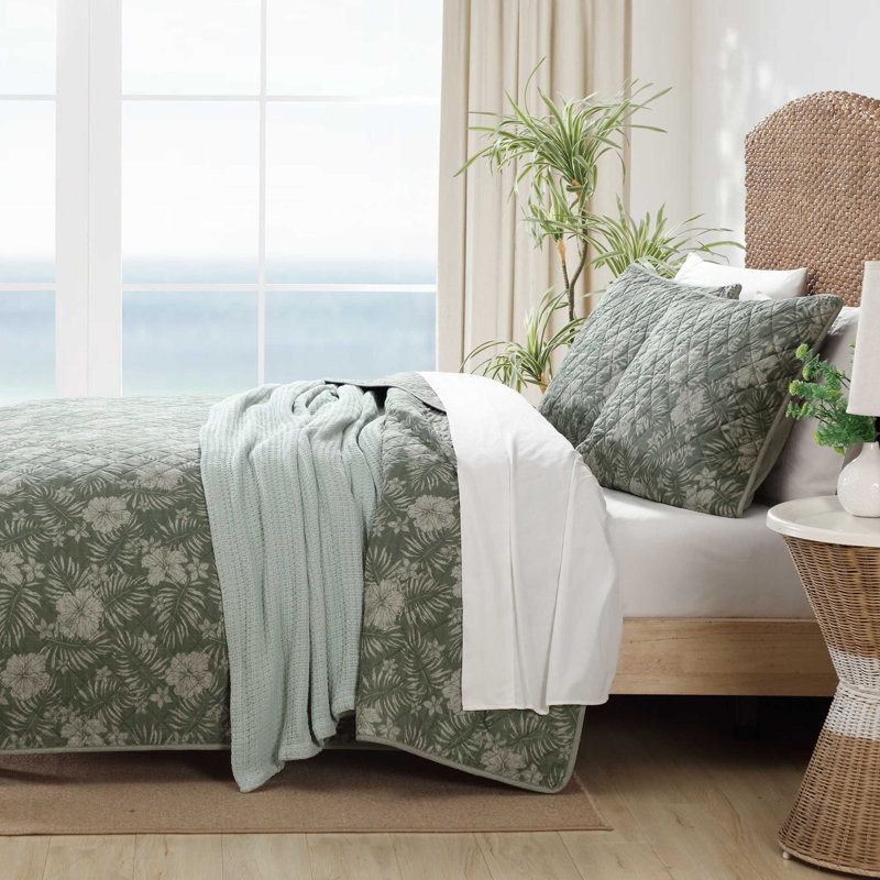 Hibiscus Jungle Green Cotton Reversible Twin Quilt Set