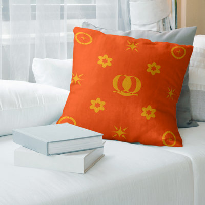 Coussin en polyester filé personnalisable 2 caractères de luxe Q Khieu Luxury