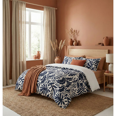 XXL Quilt Cover Set, Navy Blue & White, 61 x 87 Duvet Cover & 31.5 x 31.5 Pillowcase | 70% Cotton / 30% Polyester, Machine Washable, 145 Thread Count, Button Closure for Duvet & Envelope Closure for Pillowcase | Stylish & Comfortable Bedding