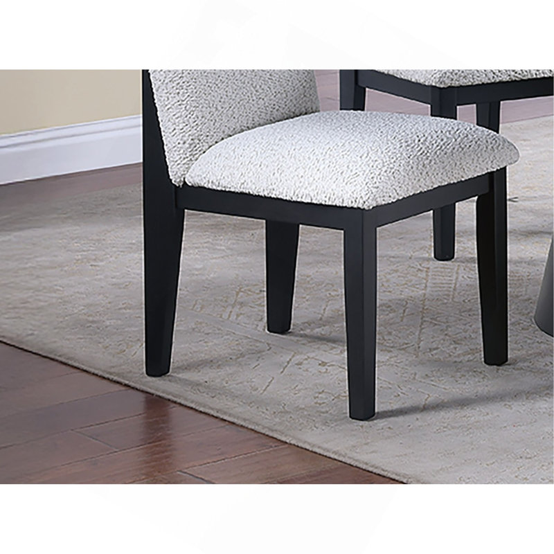 Table de salle à manger de style traditionnel et 6 chaises d'appoint en tissu blanc