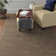 Tapis de surface beige tissé à la main Kairi