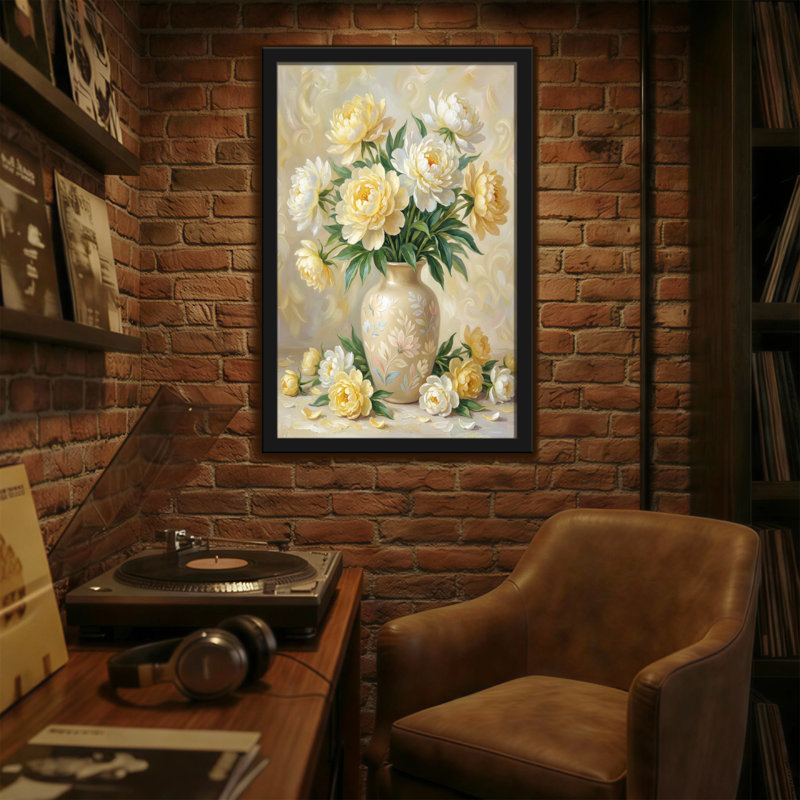 Vase à fleurs et plantes avec roses blanches et jaunes, H 24 po x l 16 po