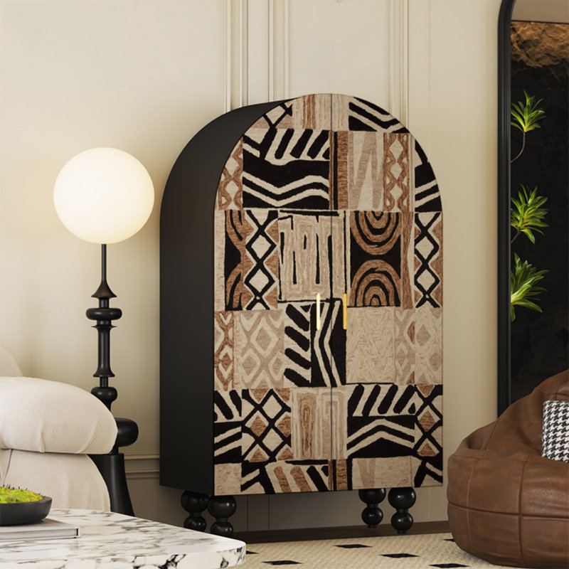 Armoire arquée avec tablettes et portes
