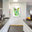 Art mural en verre épique «Daisies and Butterflies» par Geraldine Aikman, 24 po x 36 po-117461185