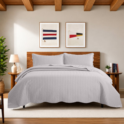 Moonlight's California King Embossed Microfiber Coverlet Set – Lightweight Summer Beddings, 3-Piece With Matching Shams