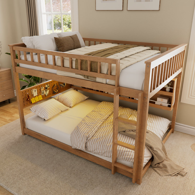 Lit superposé double sur double avec étagères, tiroirs, mini garde-robe, lumières DEL et panneau perforé à changement de couleur, bois massif et panneau de fibres à densité moyenne, brun