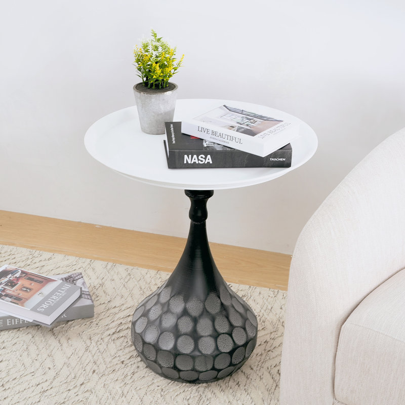 Table basse d'appoint en métal, table à piédestal pour le salon, texture martelée à la main, blanc et noir