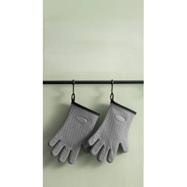 https://assets.wfcdn.com/im/27918960/resize-h380-w380%5Ecompr-r70/2131/213146772/Umber+Rea+Silicone+Oven+Glove+Set.jpg