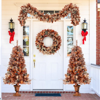4 arbres de Noël bruns avec lumières chaudes, pin, baies, pour rehausser la porte et le foyer, un idéal et une décoration