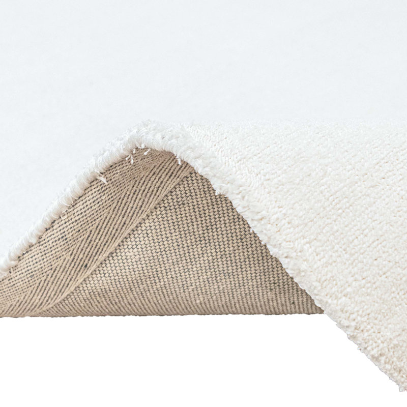 Area Rug in White, Rectangle 6' x 9'