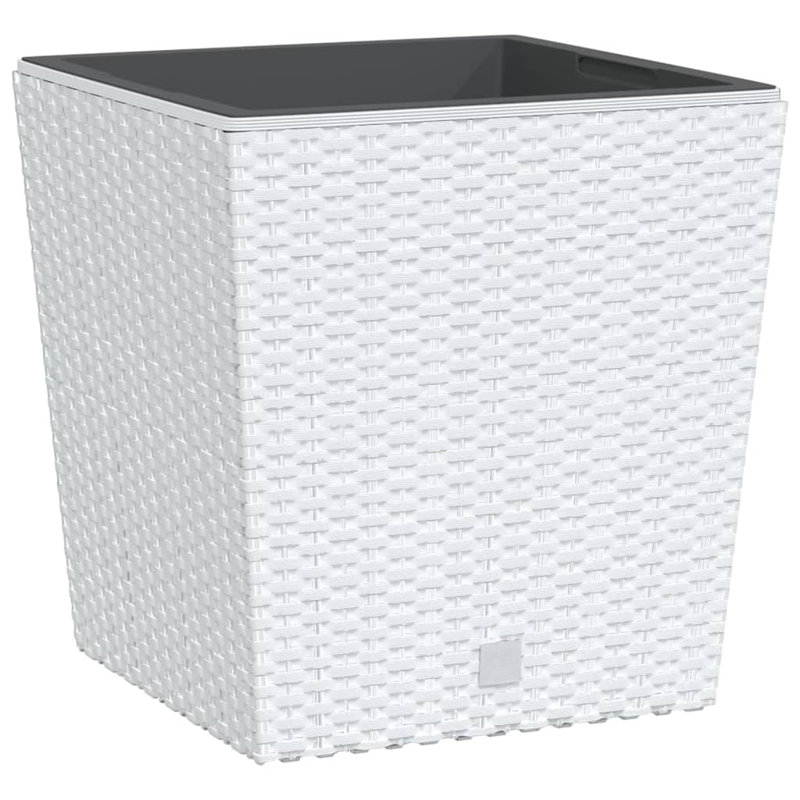Grow and display your favourite flowers or plants with this planter in a rattan look. It transforms your garden, balcony, backyard, patio, or entrance into a new style!