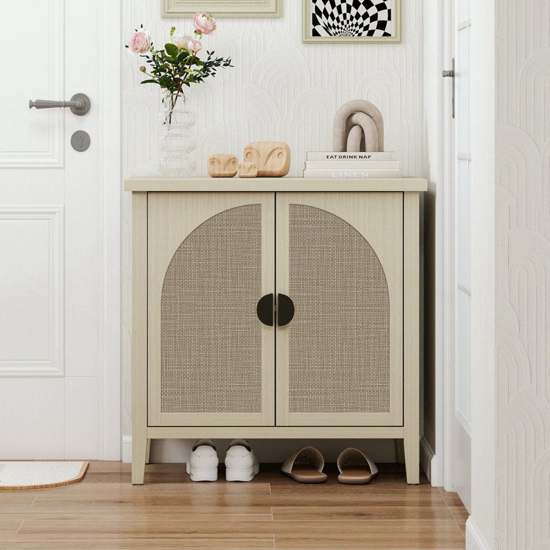 Armoire 2 portes en rotin avec pieds robustes