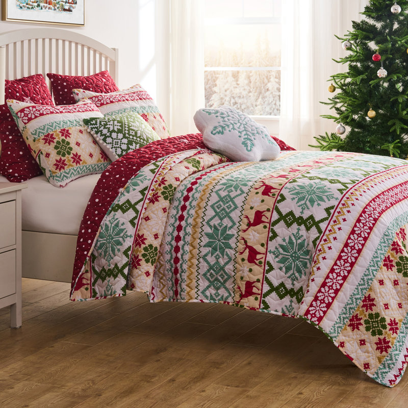 Fair Isle Holiday Quilt Set, Queen Quilt + 2 Standard Shams, Red/Green
