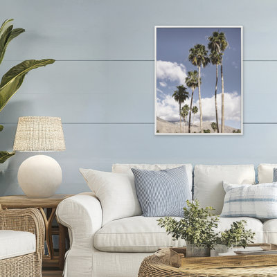 «Palm Springs Looming Trees», estampe numérique, conception de Danita Delimont