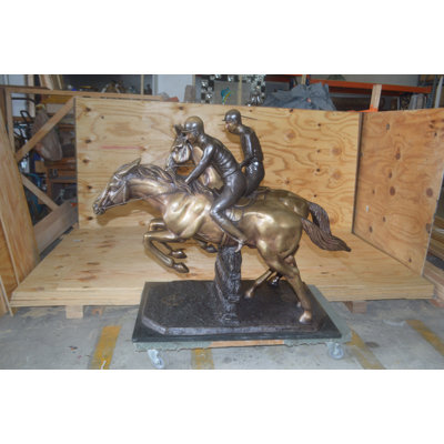 Statue de deux cavaliers en course de bronze - Taille: L 45 po x l 21 po x H 42 po