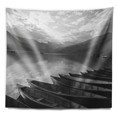 Bateaux tapissés sur la tapisserie du lac Pokhara