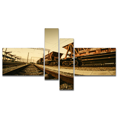 «Rail Tracks in UK», reproduction de photo à multiples images sur toile